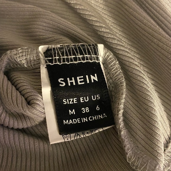 Shein Croptop - Picture 2 of 2